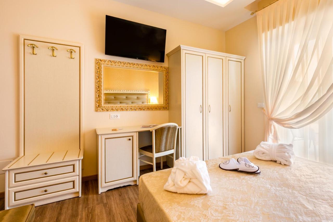 Hotel Mazzanti Milano Marittima Exterior photo