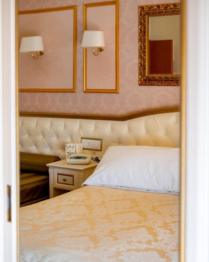 Hotel Mazzanti Milano Marittima Exterior photo